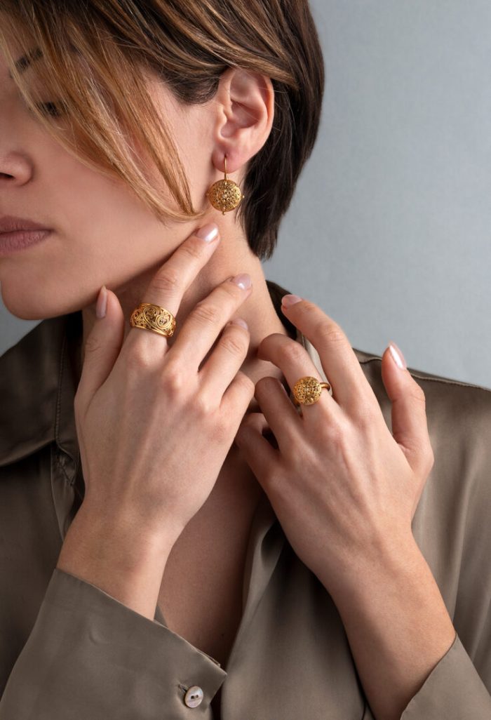 Kallisto Round Earrings Gold plated silver 925 - Image 4