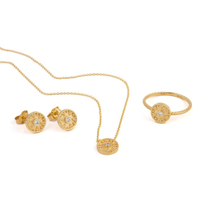 Circle Stud Earrings with Zircon - 9K Gold - Image 3