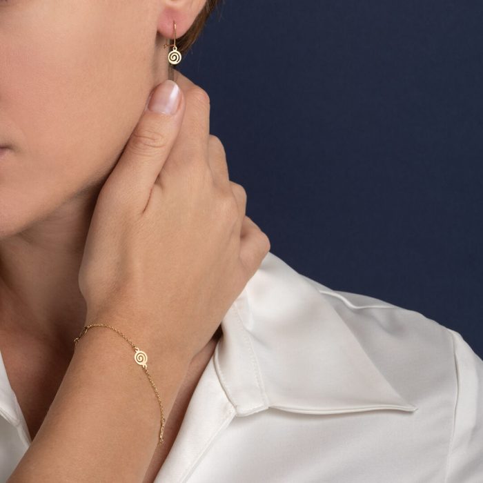 Spiral Gold Chain Bracelet - Image 2