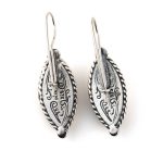 Vintage Engraved dangle earrings - silver and gold plated - Image 2