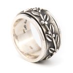 Olive Leaf Round Ring - Image 3