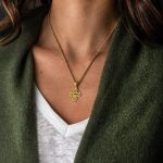 18K Gold Filigree Cross with rubies, emeralds and sapphires - Image 2